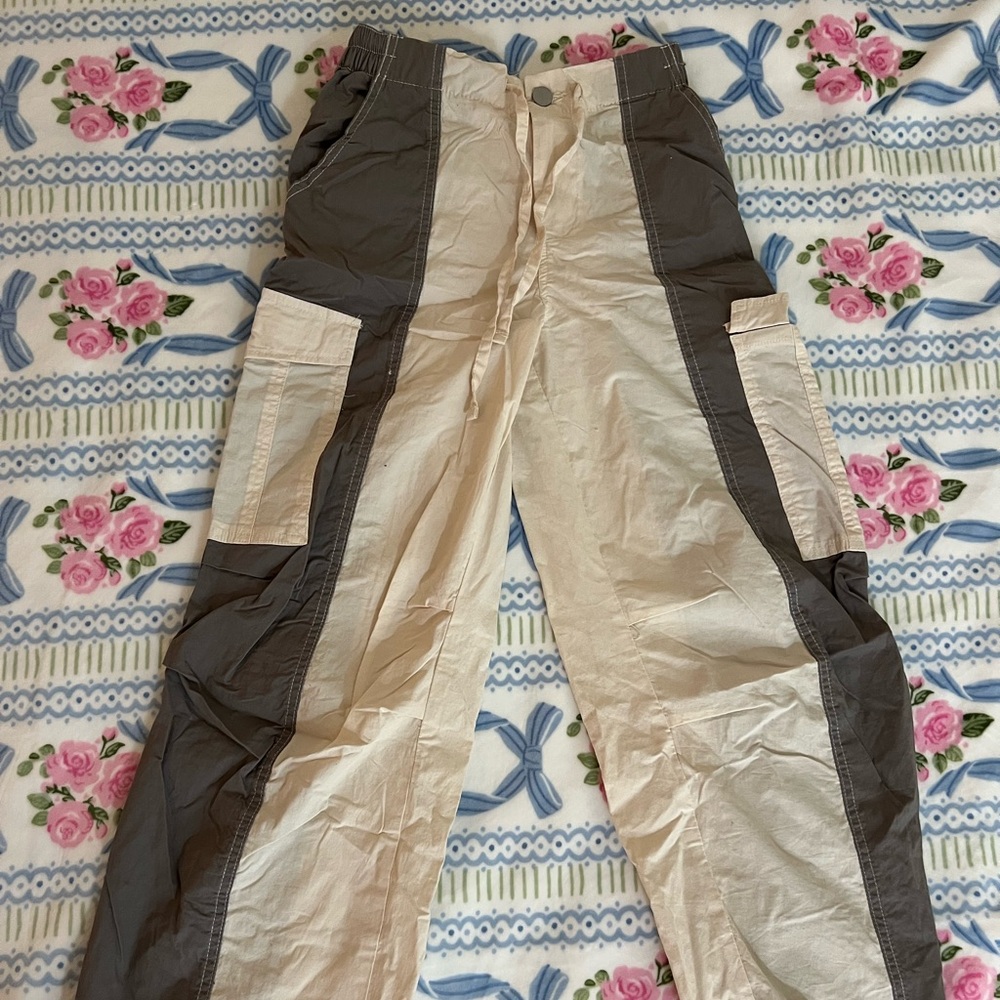 Women’s Two-Tone Cargo Pants